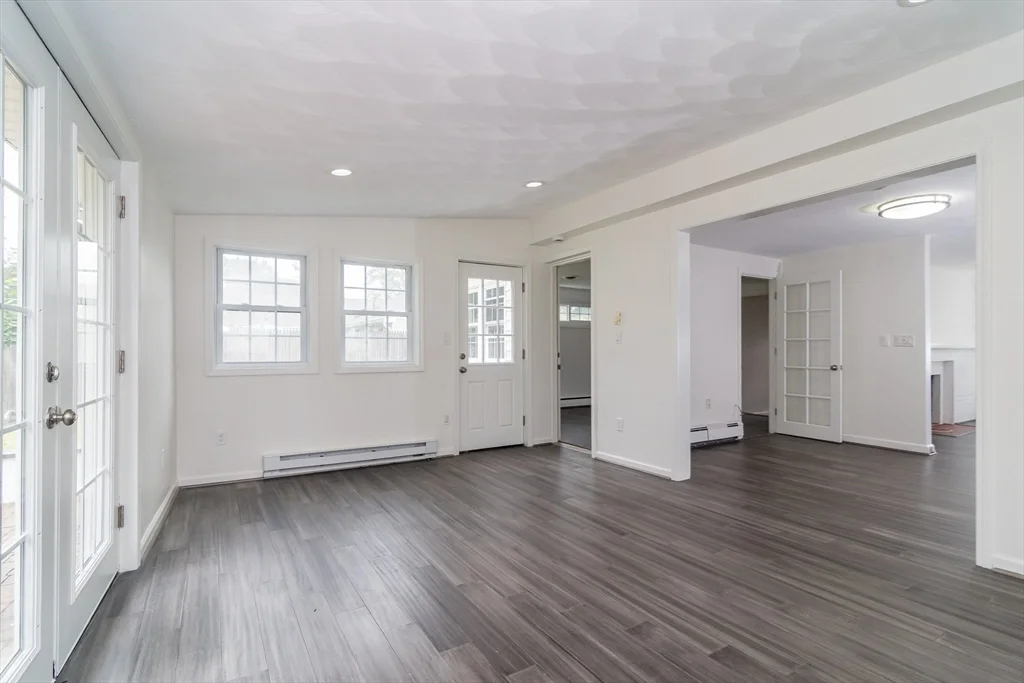 22 Wethersfield Rd, Natick