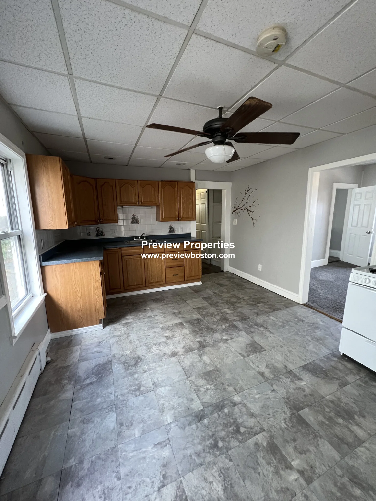 696 Broadway, Everett