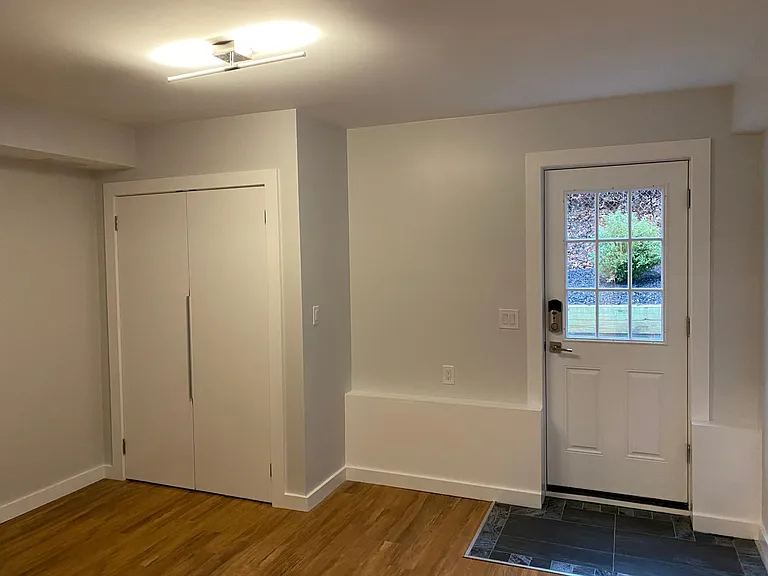 43 Jacobs Ter, Oak Hill