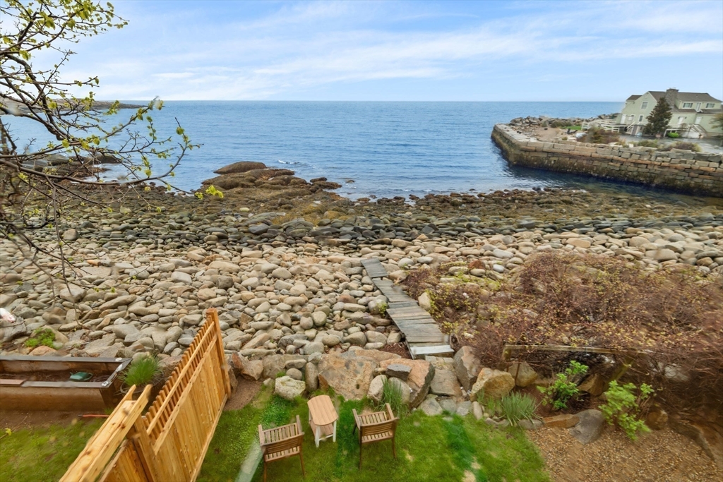 331 Granite St, Folly Cove