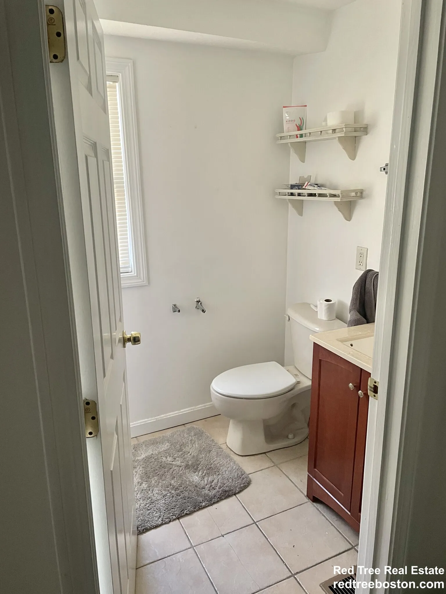 24 Lawn St, Mission Hill