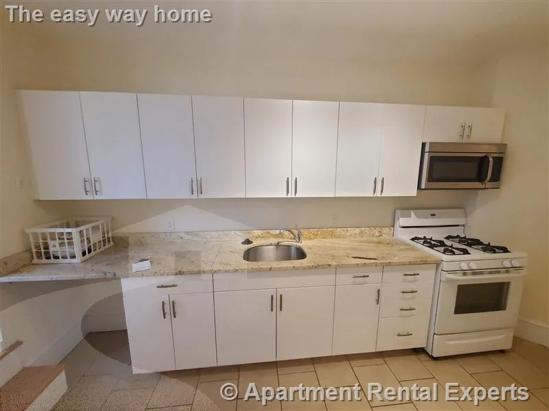 991 Massachusetts Ave, Harvard Square