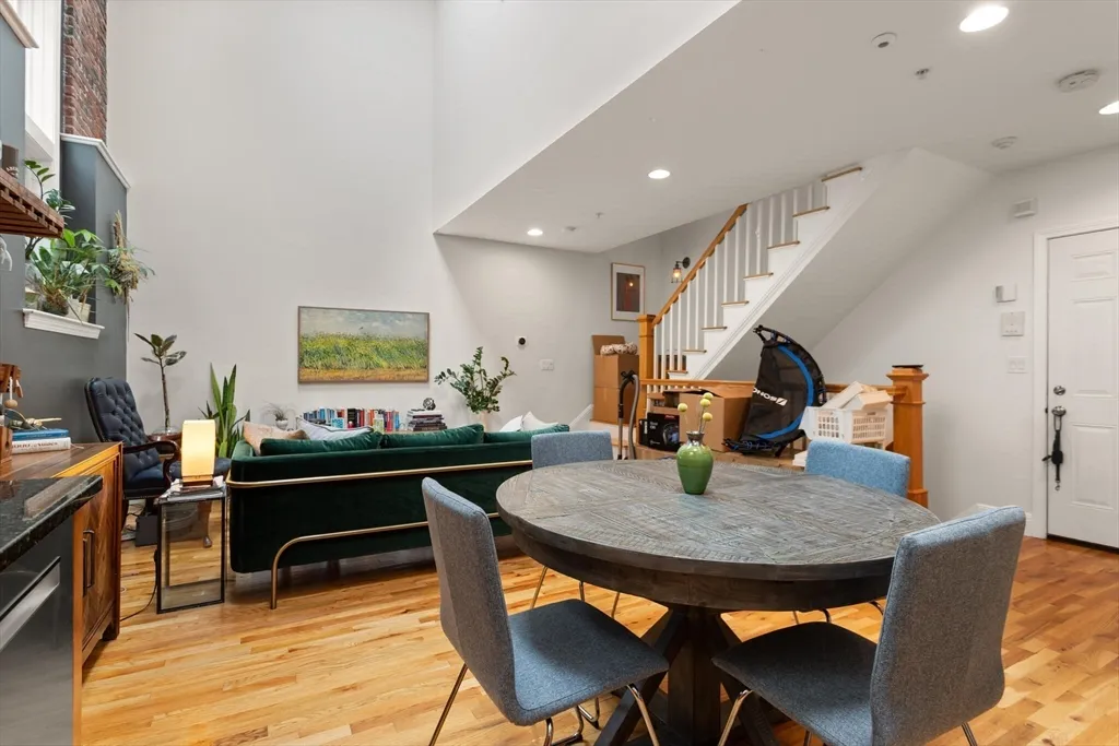 336 Saratoga St, East Boston