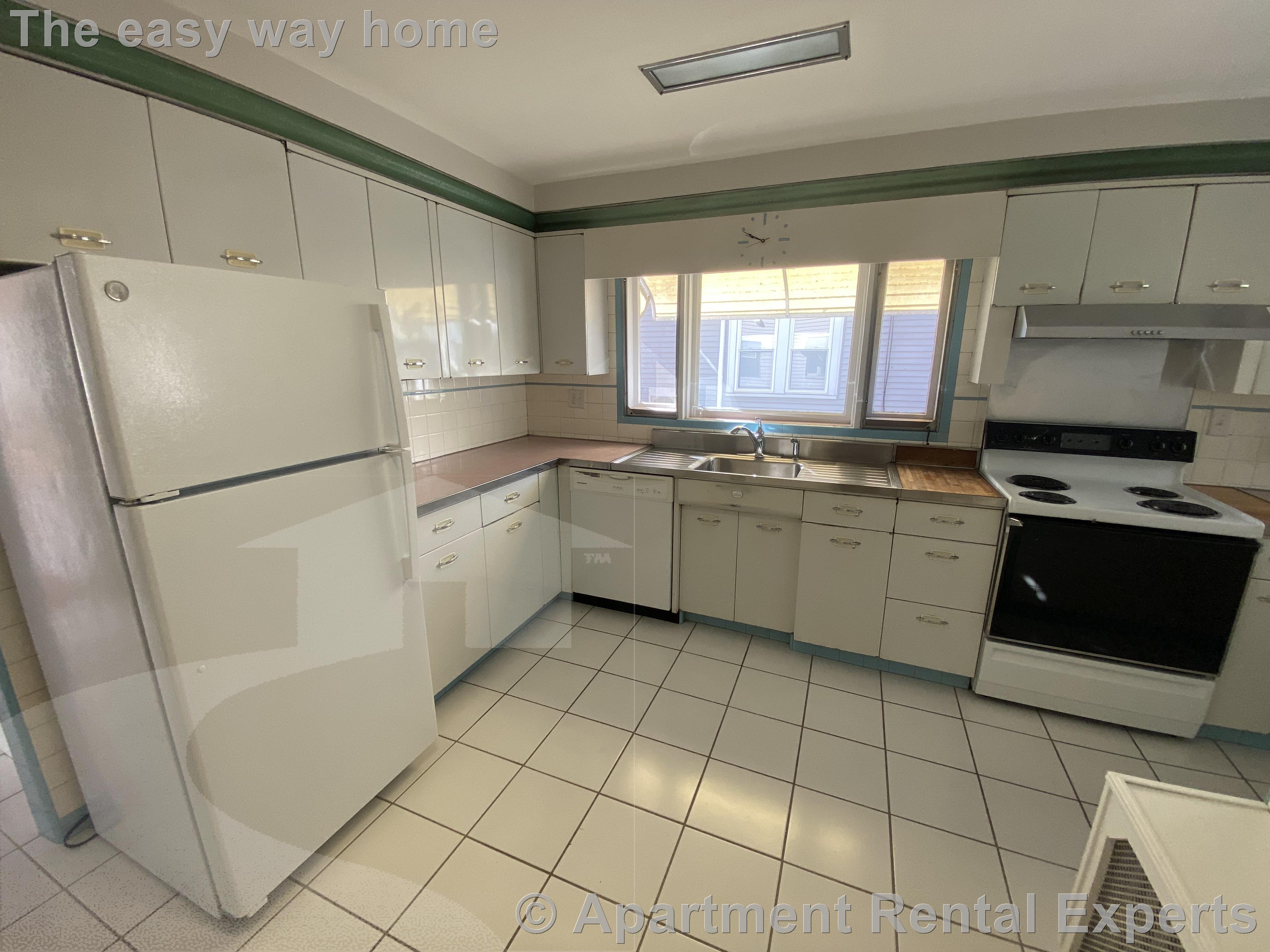 16 Alexander Ave, Medford Square