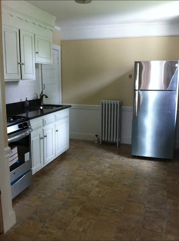 290 Adams St, Abington