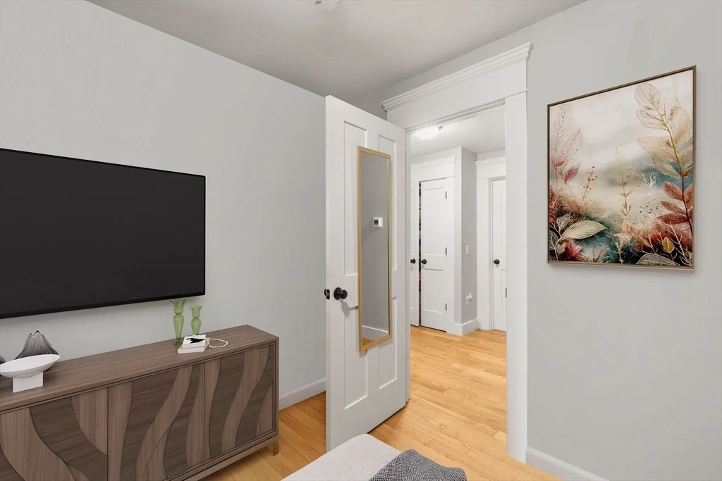 8 Patrick St, Attleboro