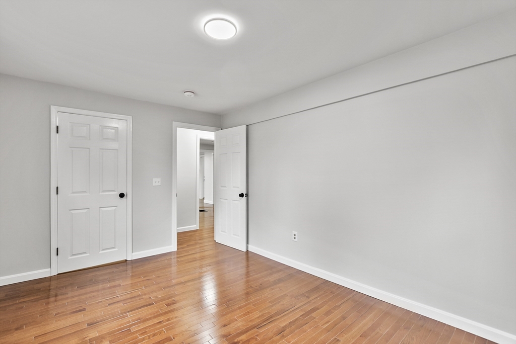 138 Walker Rd, Shirley