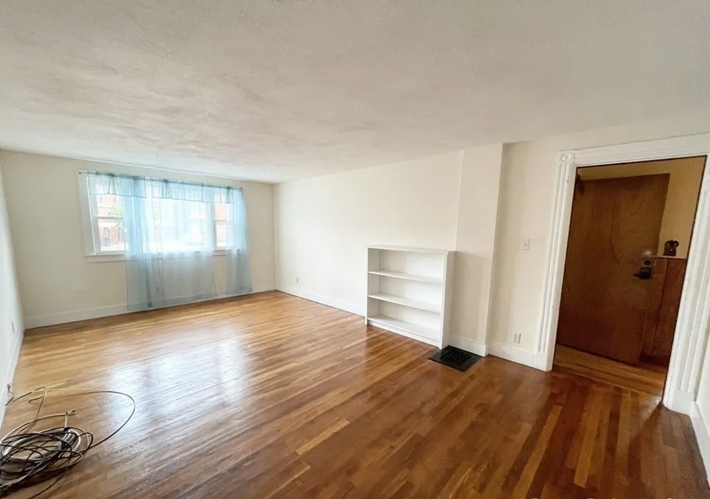 72 Roseclair, Boston