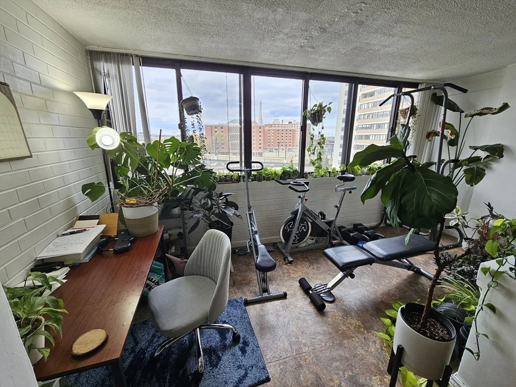 8 Whittier Pl, West End