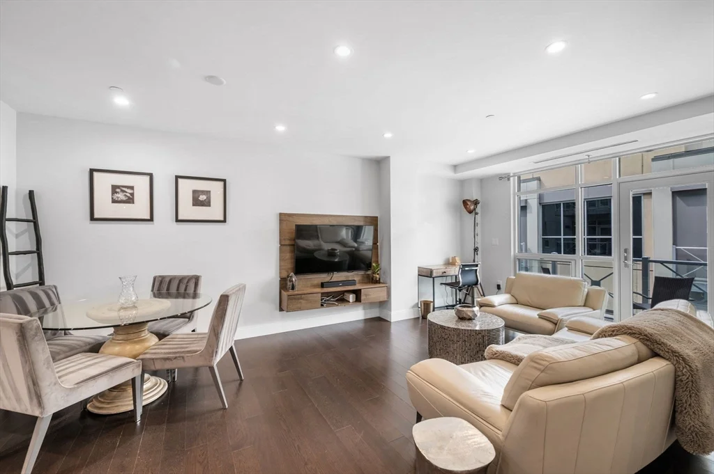 201 Elliott St, Beverly