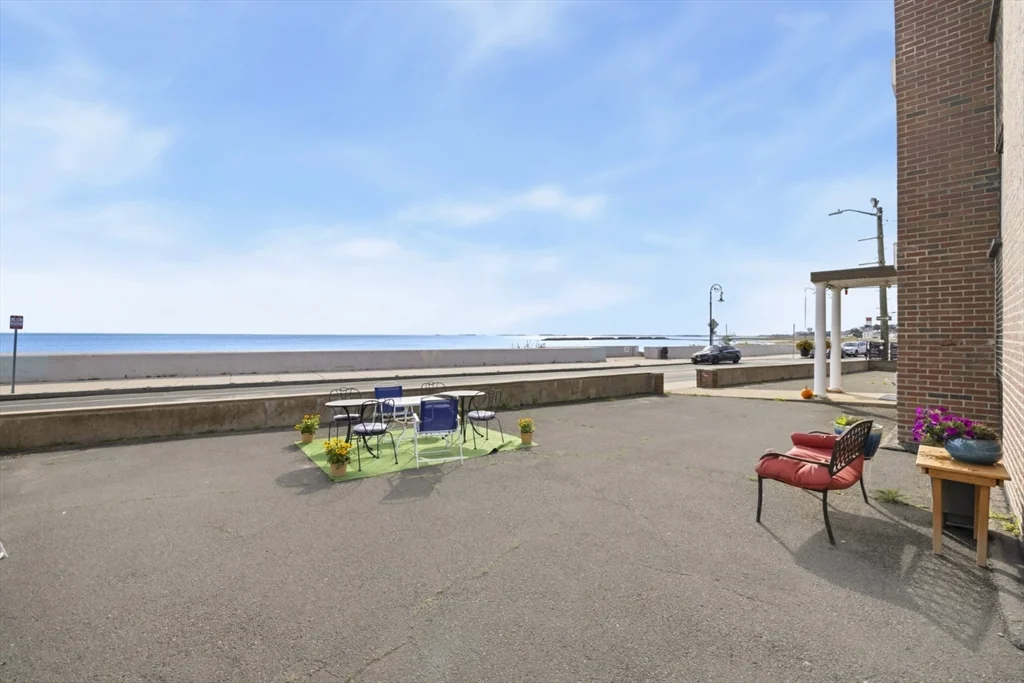 222 Winthrop Shore Dr, Winthrop