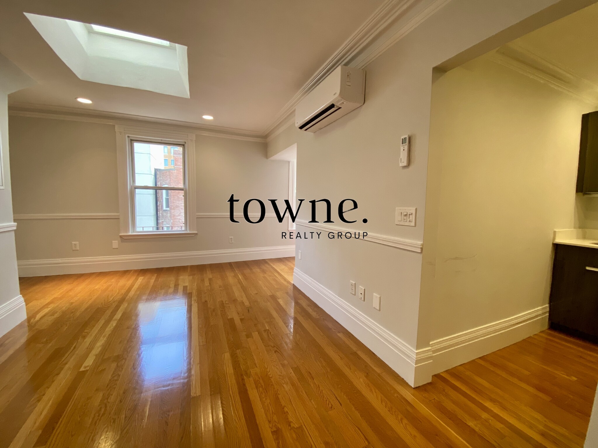 254 Newbury St, Back Bay
