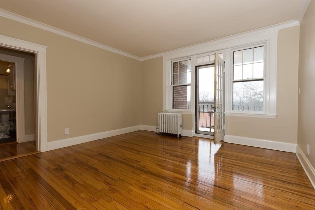 2035 Commonwealth Ave, Brighton