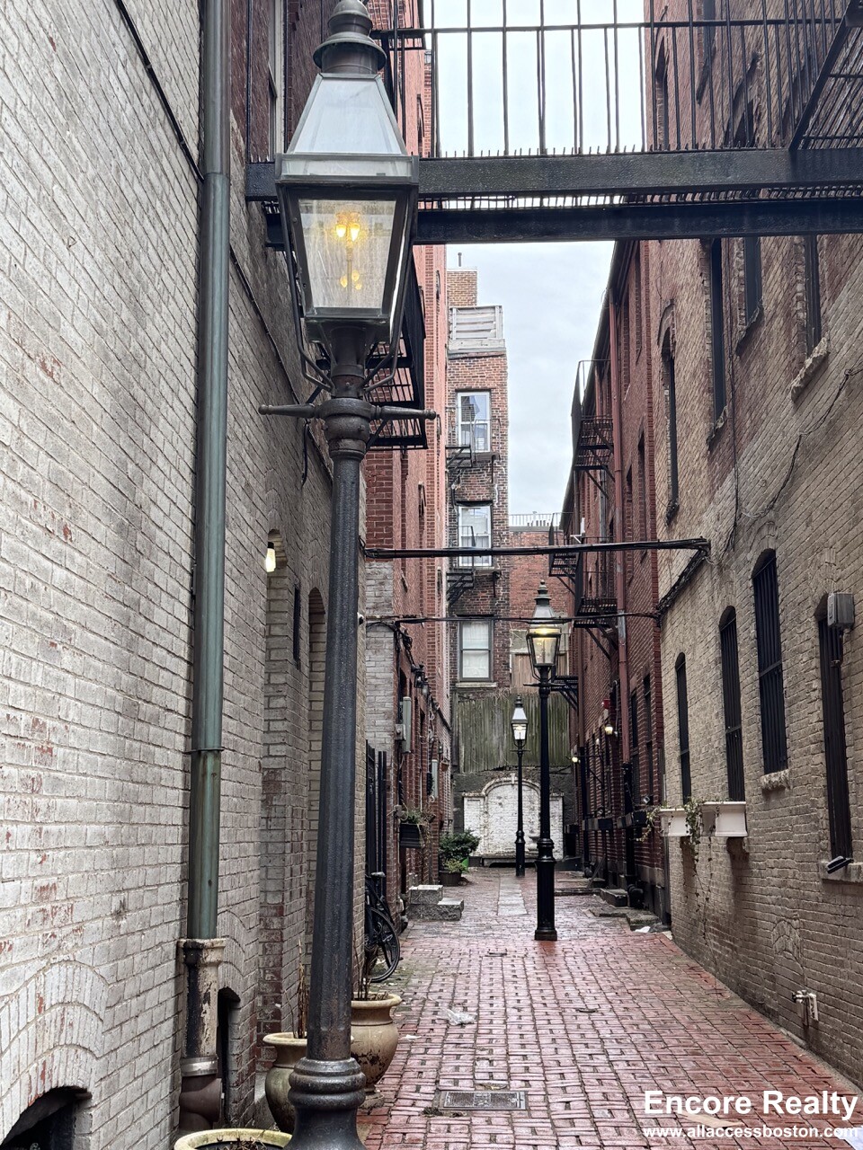 2 Champney Pl, Beacon Hill