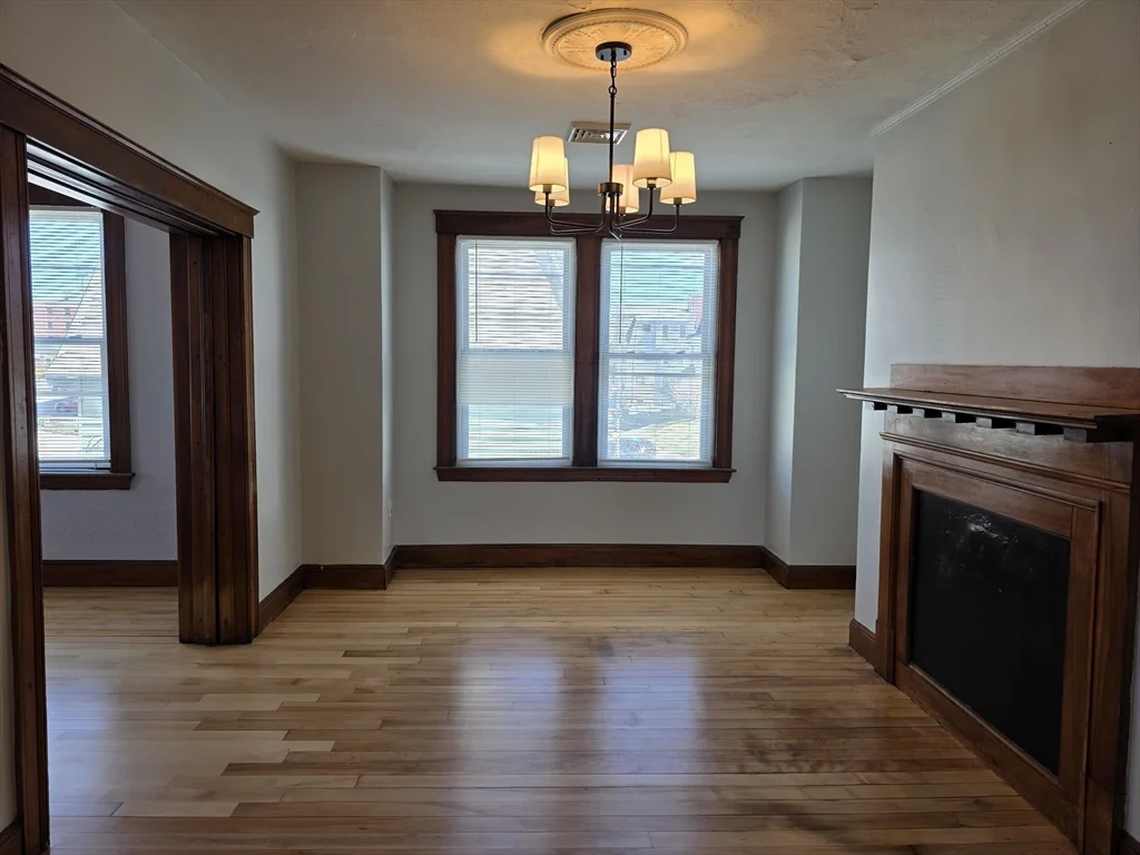 2 Hillside St, Worcester