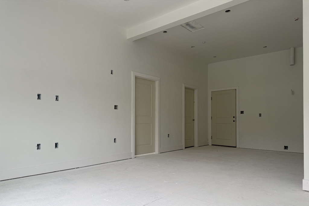 251 Sladen St, Dracut