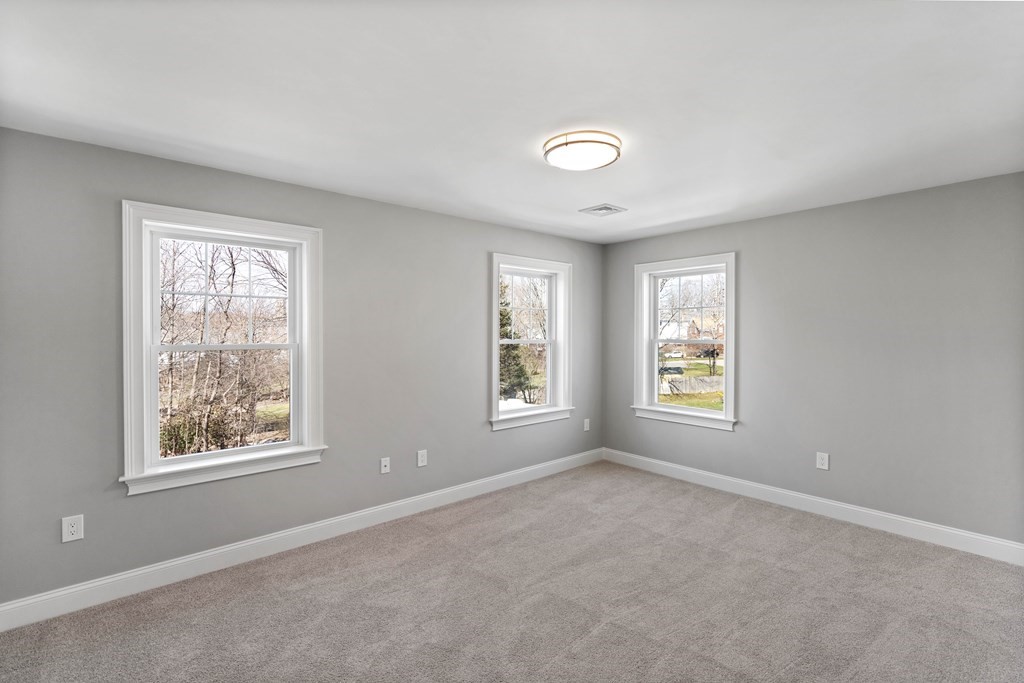 17 Monroe St, Norwood