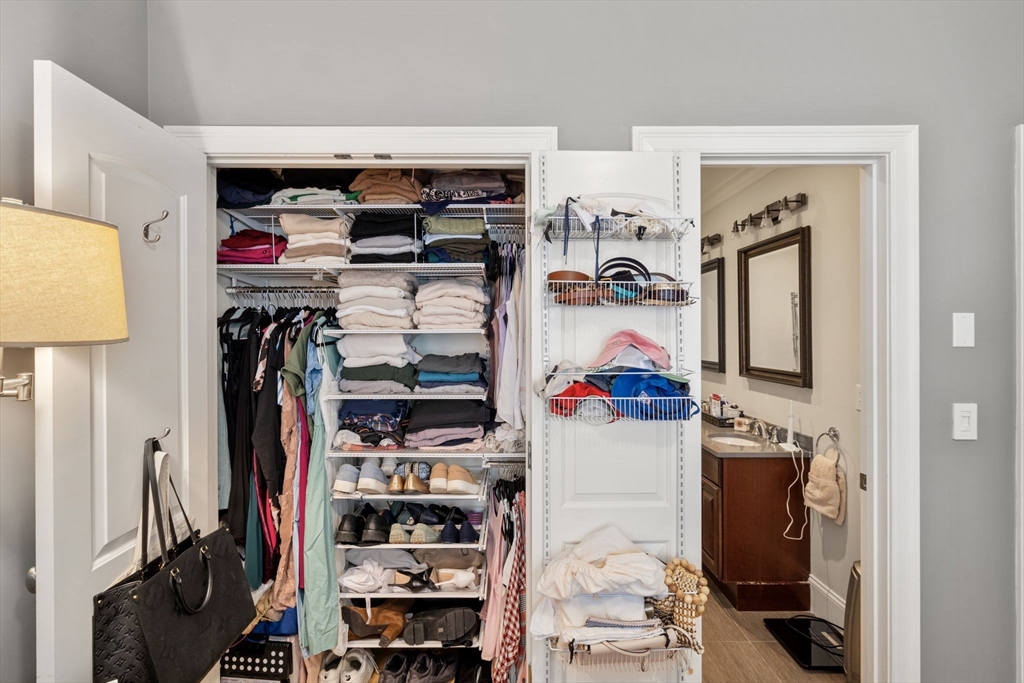 192 W 6th St, South Boston