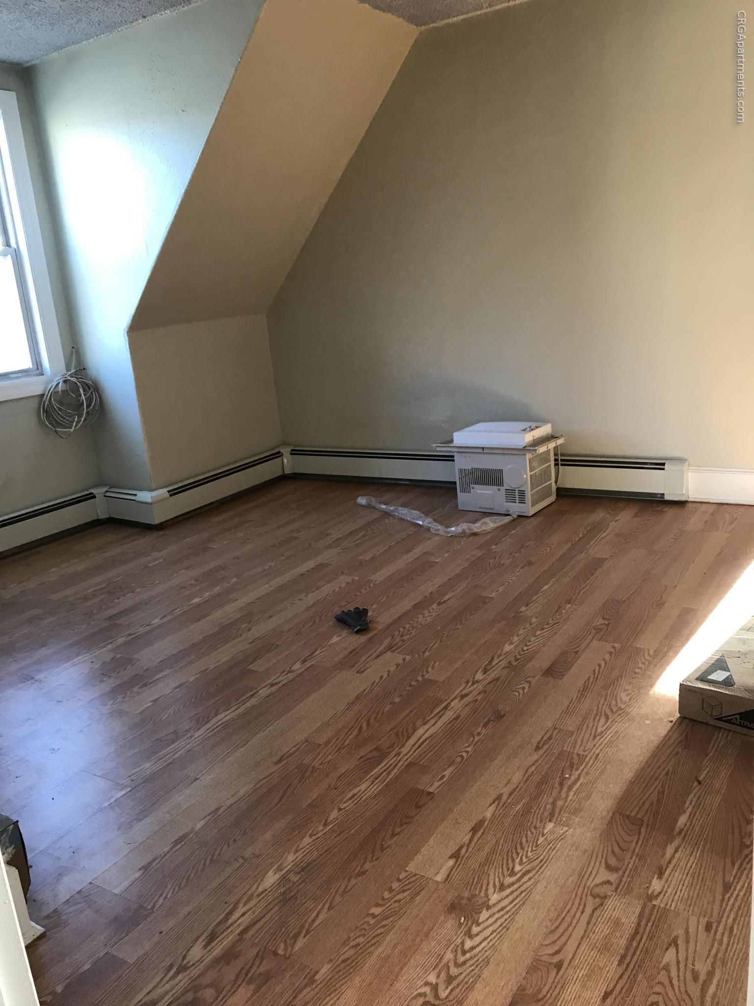 569 Main St, South Medford