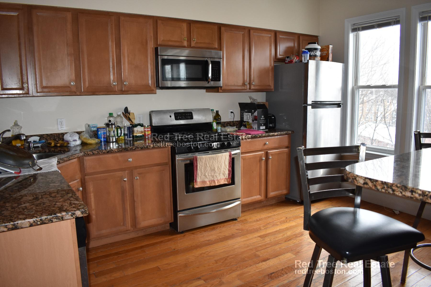 30 Circuit St, Roxbury