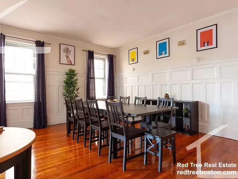 1247 Beacon St, Coolidge Corner