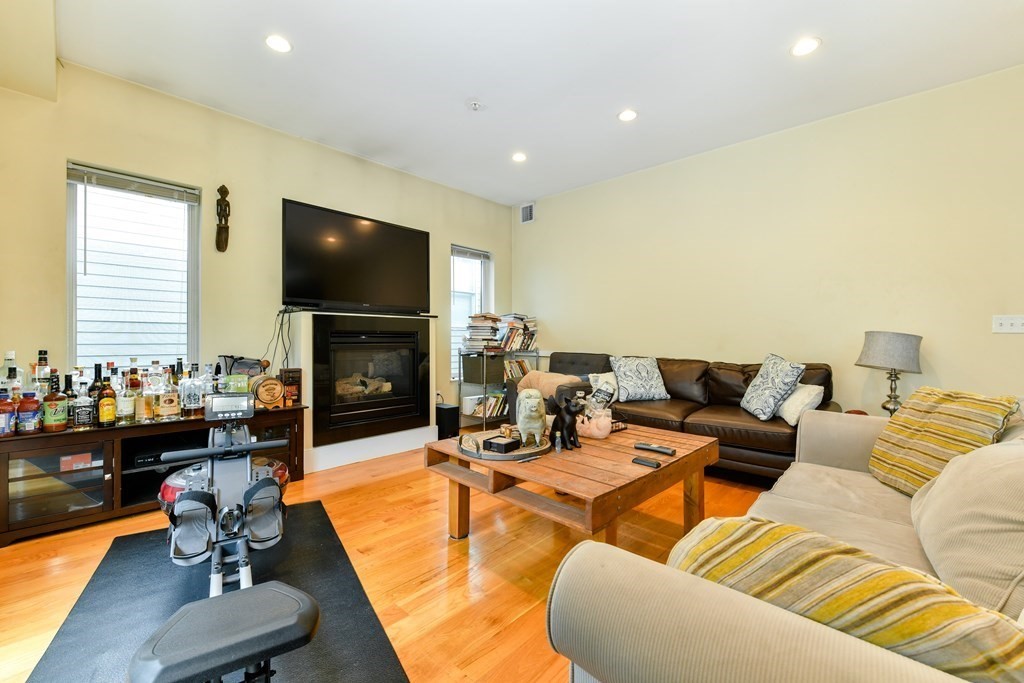 200 Silver St, South Boston