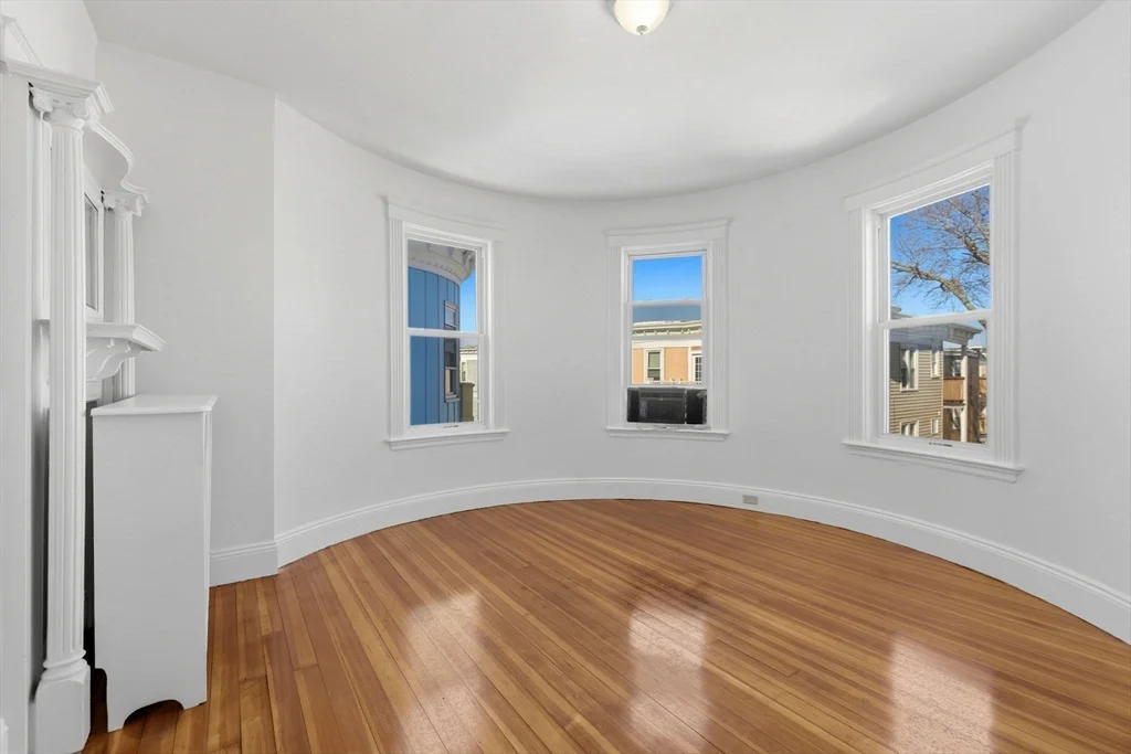 9 Sumner Sq, Dorchester