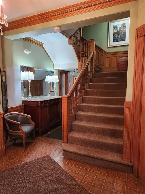 899 Beacon St, Fenway