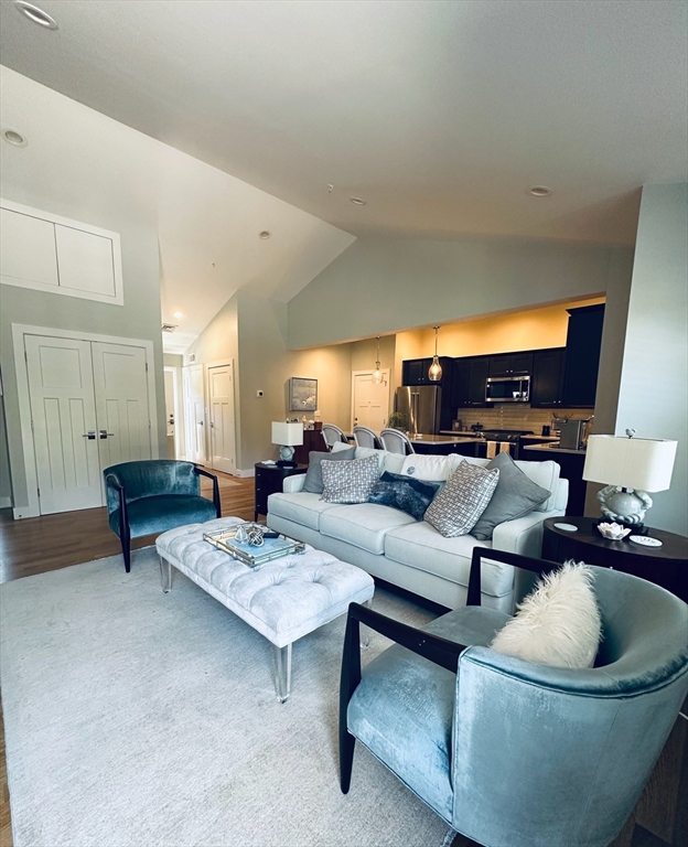 220 Center St, Pembroke