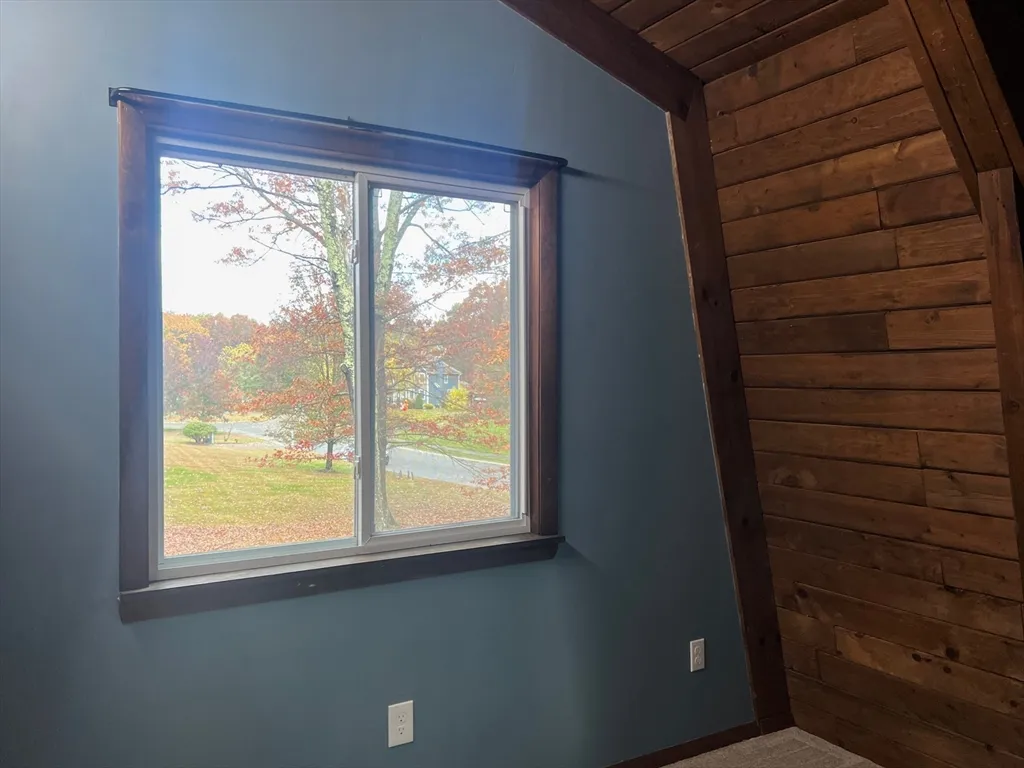 888 Salem St, Groveland