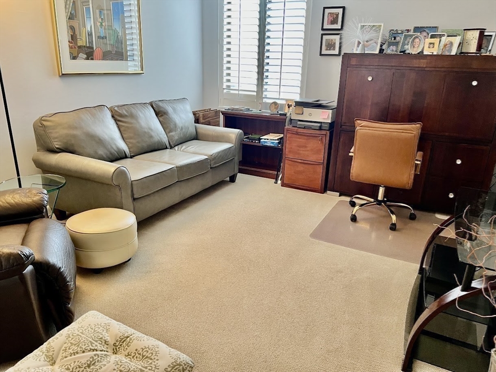 1006 Paradise Rd, Swampscott