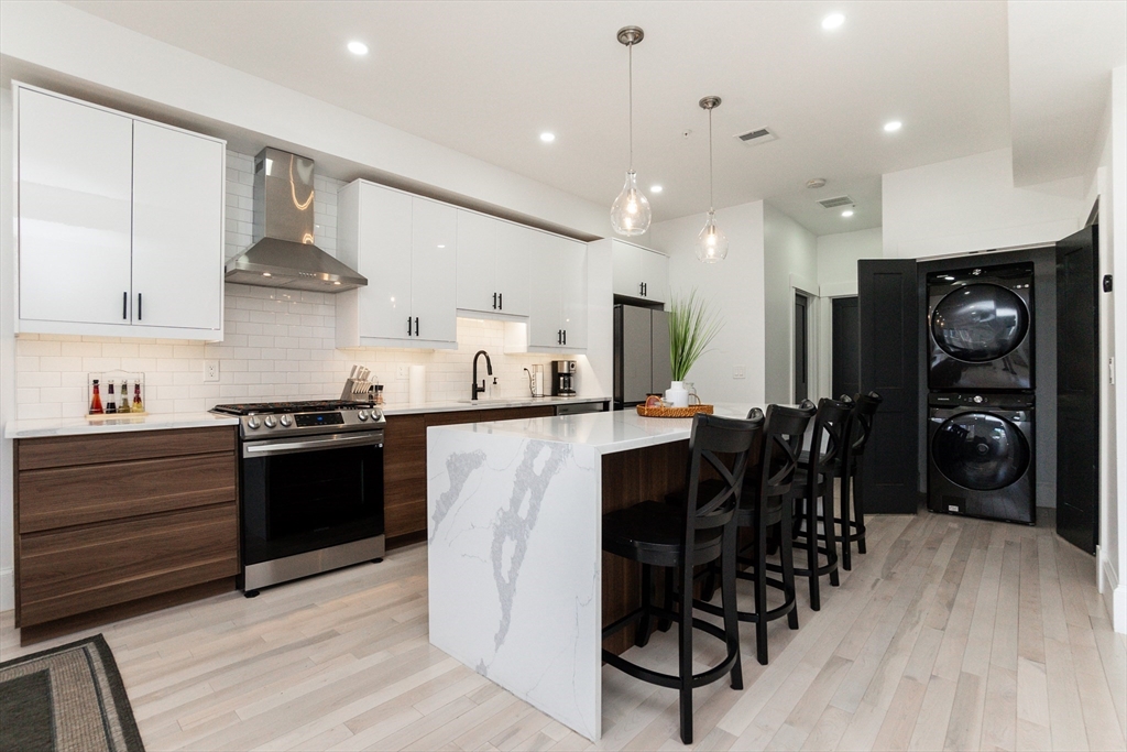 28 Telegraph St, South Boston