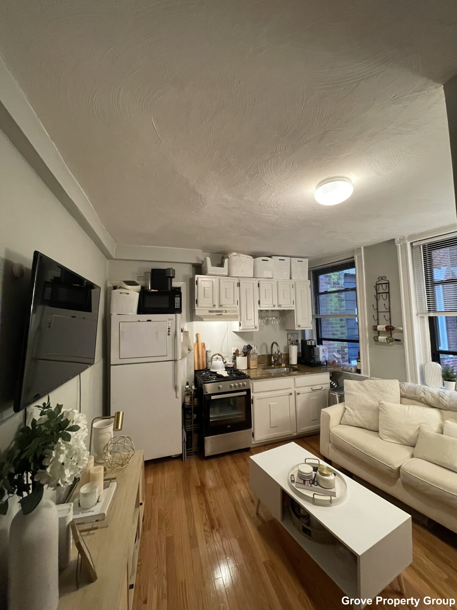 2 Holden Ct, North End