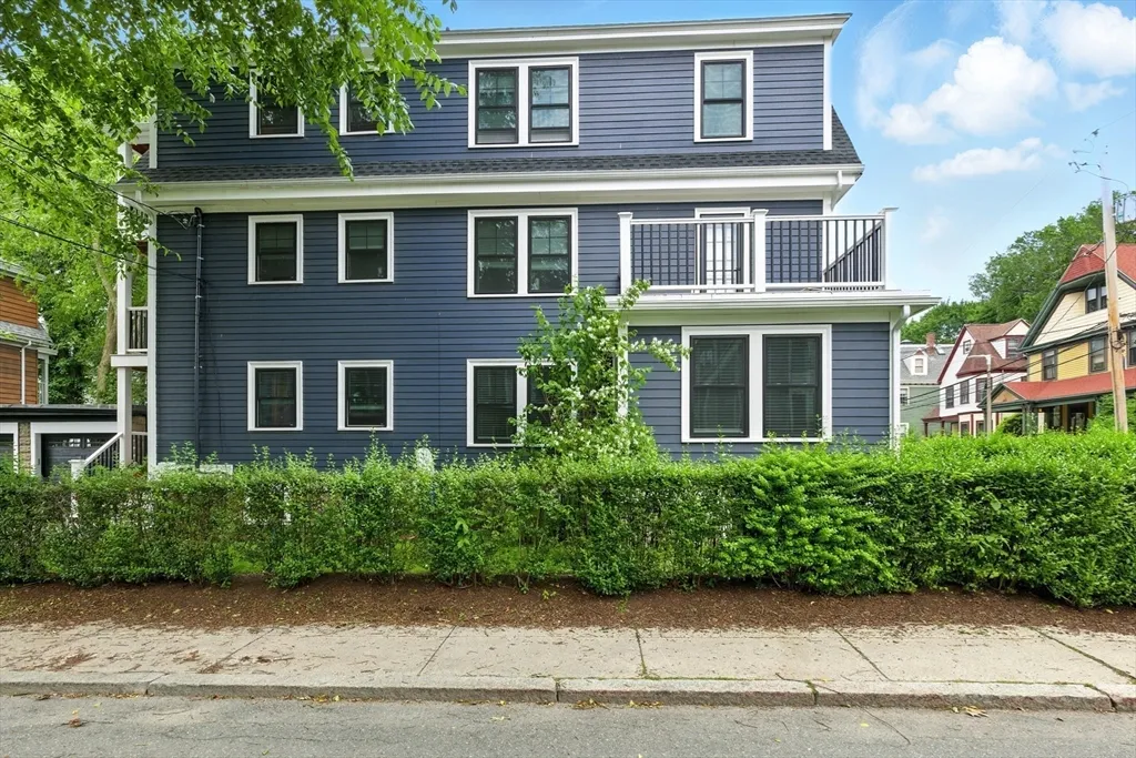 49 St John St, Jamaica Plain