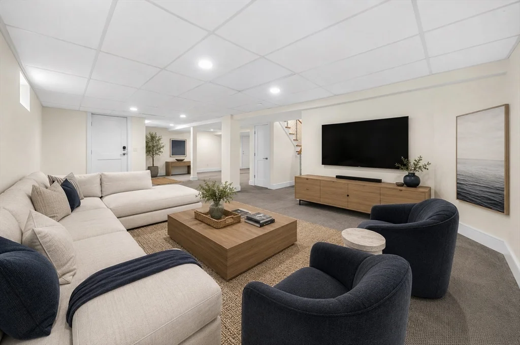 59 Fresh Pond Ln, West Cambridge