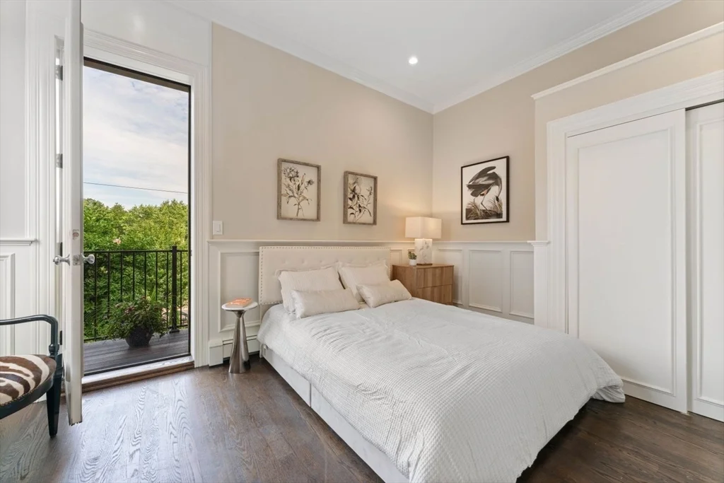 85 Regent St, Roxbury