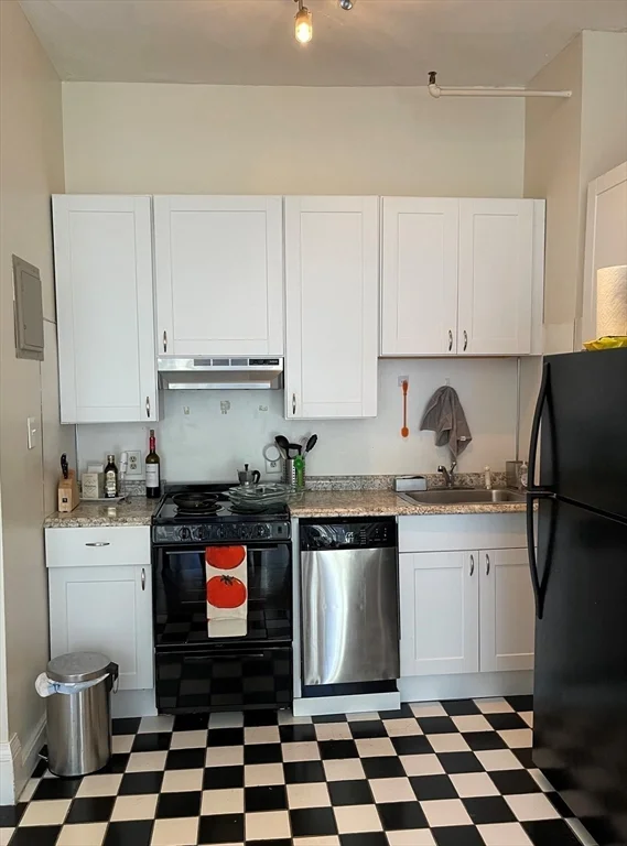 394 Marlborough St, Back Bay