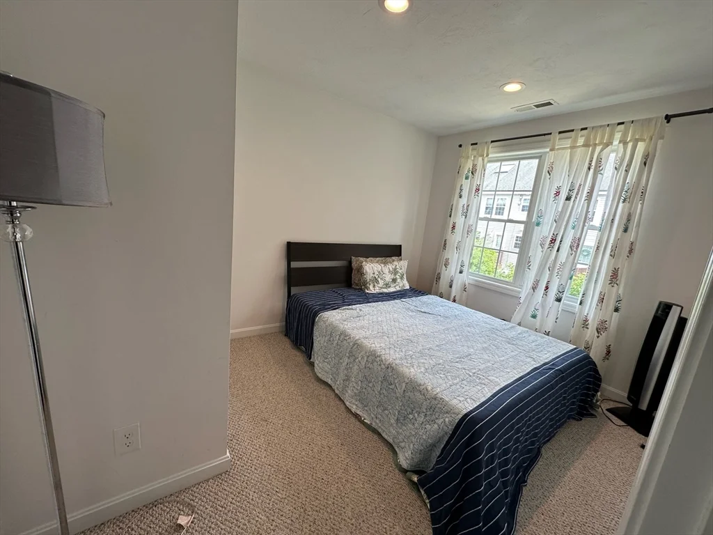 3 Riley Rd, Tyngsborough