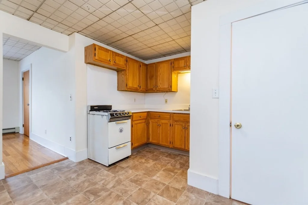 19-1 Spring St, Stoneham