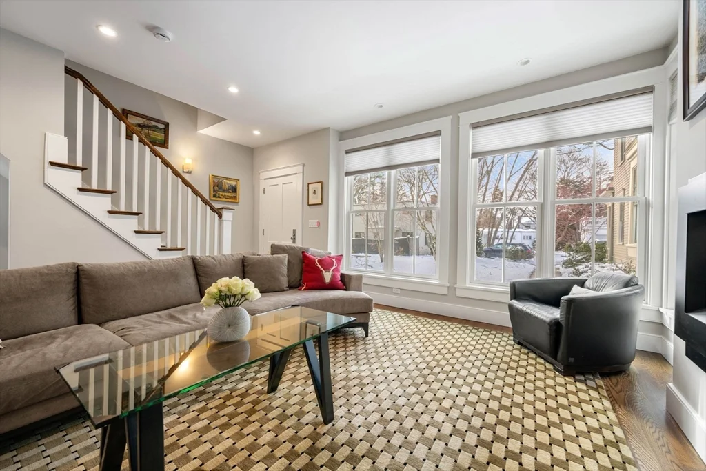 4 Brattle Cir, West Cambridge