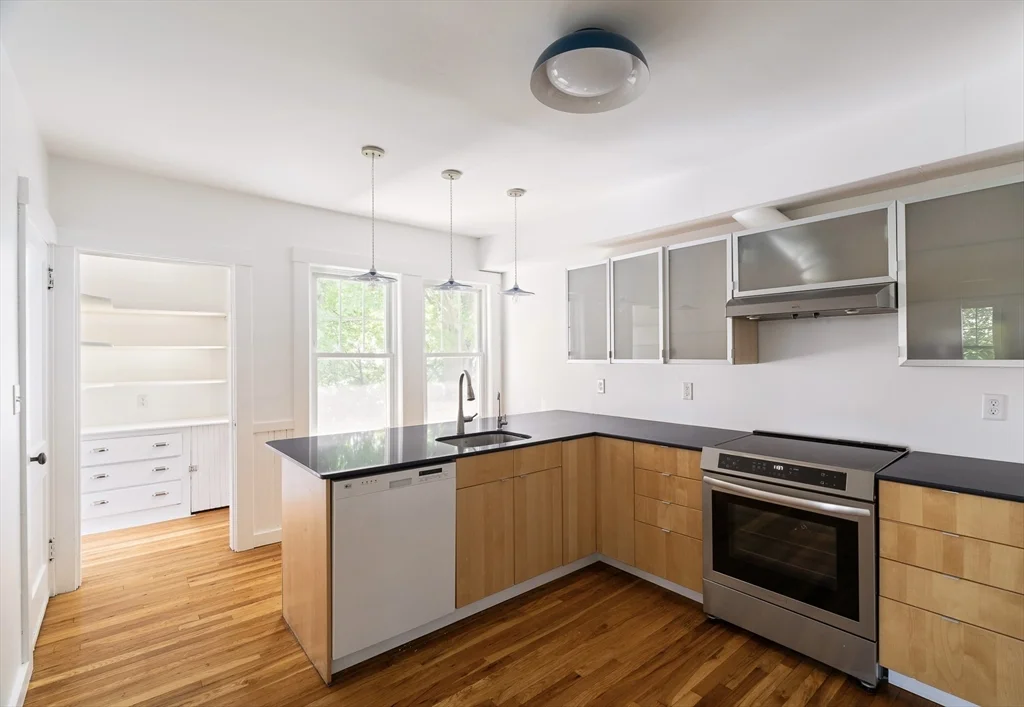 8-10 York Ave, Watertown
