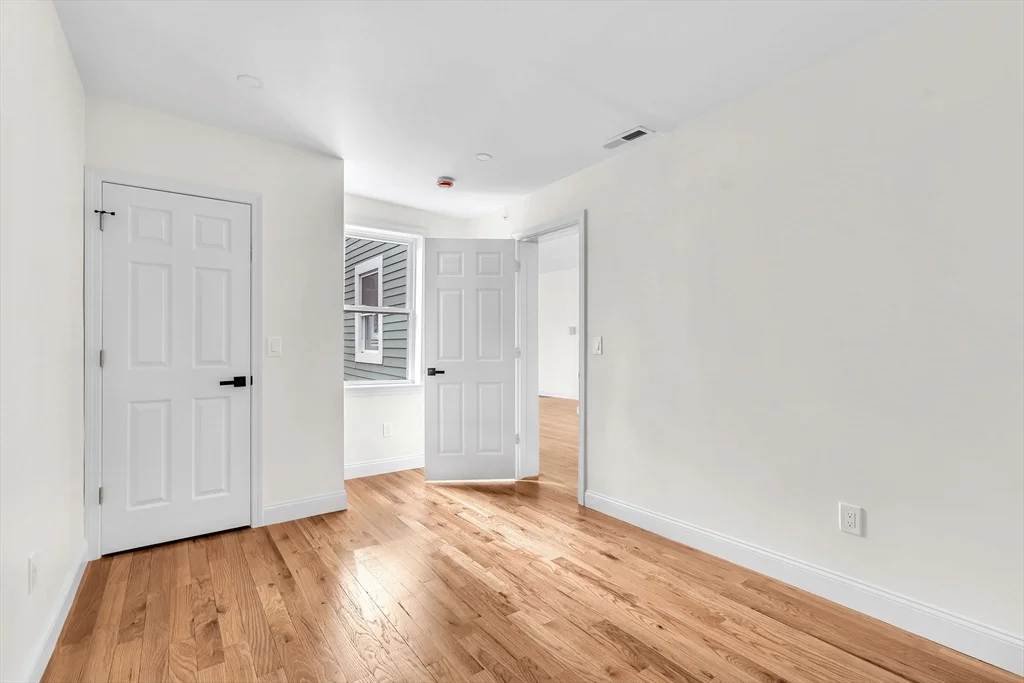 23 Pleasant St, Fitchburg