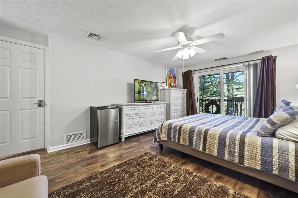 11 Ledgewood Way, Peabody