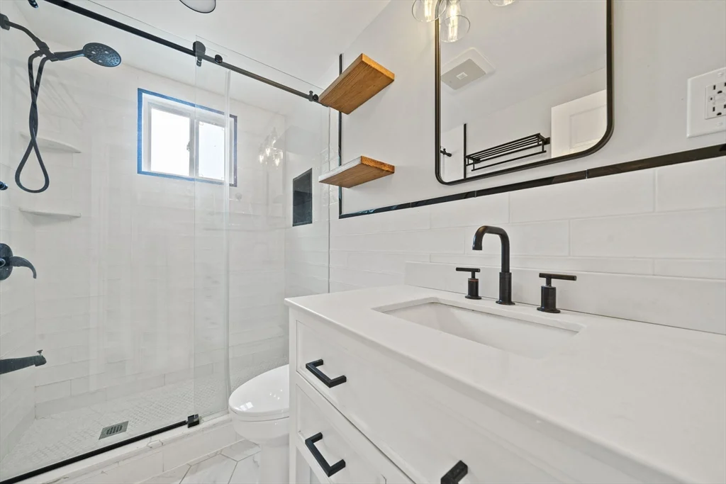 28 Hillside Ave, Stoneham