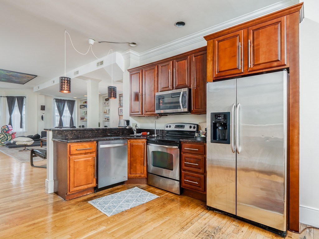 30 Gloucester St, Back Bay