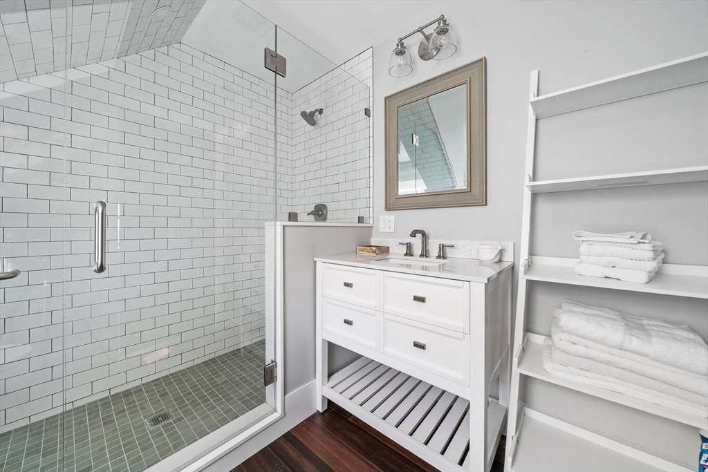 61 Gurnet Rd, Duxbury