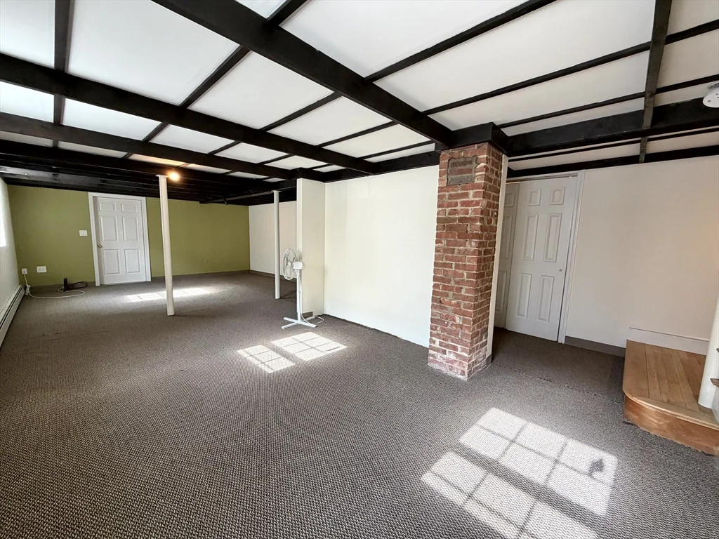 31 Oakley Rd, Watertown