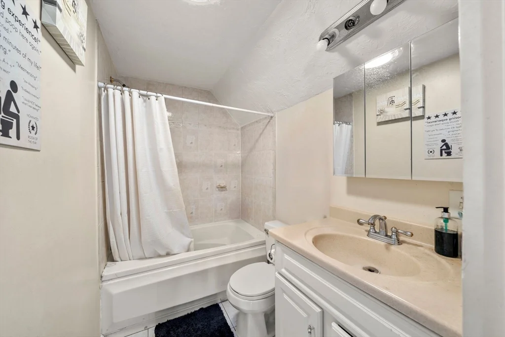 10 Holman St, Attleboro