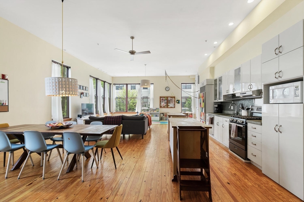 87 Brookside Ave, Jamaica Plain