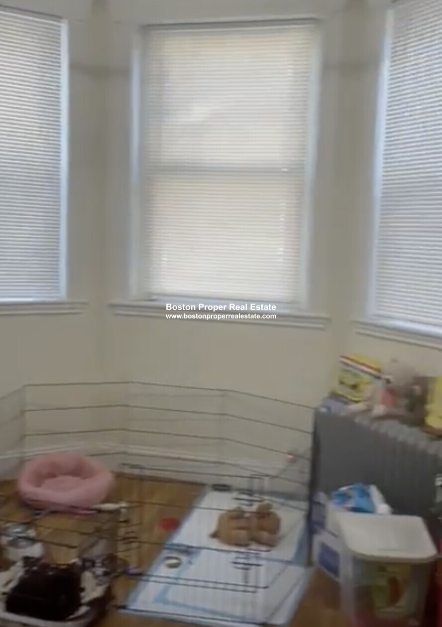 364 Riverway, Mission Hill